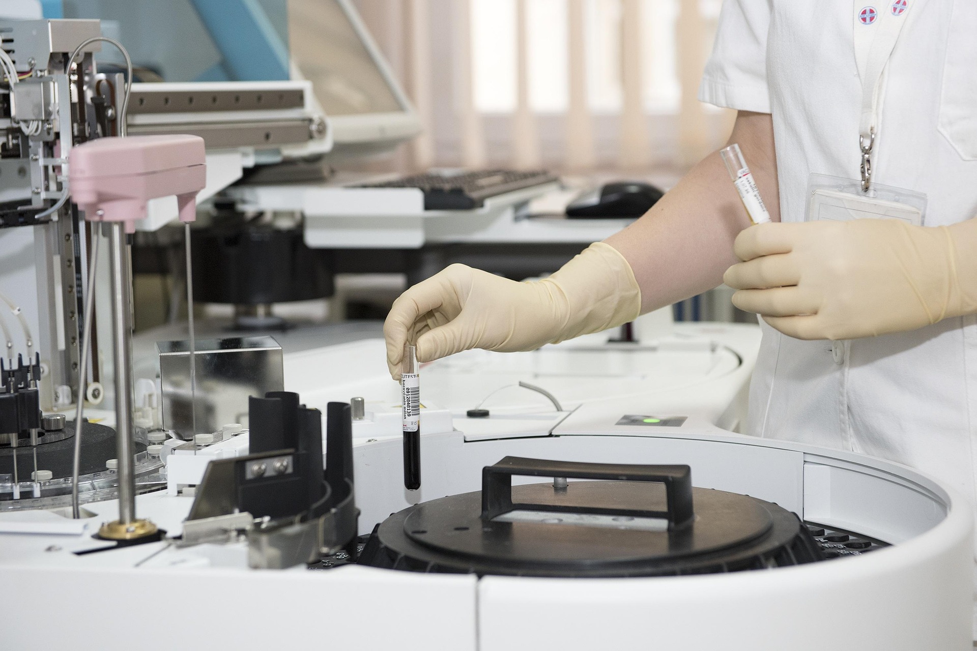 Analize de laborator într-un mediu clinic modern